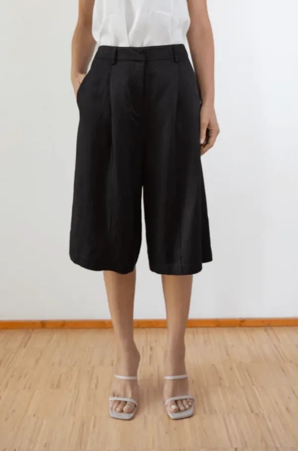 Linen Bermuda Short
